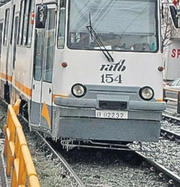 Accident tragic in Bucuresti: un barbat a murit, dupa ce a fost calcat de un tramvai