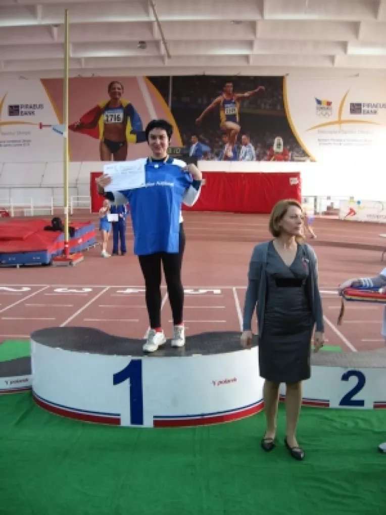 Actrita Manuela Golescu, medaliata cu aur