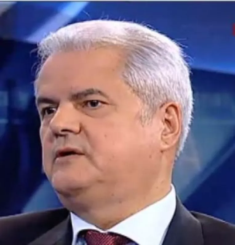 Adrian Nastase, pe blog: "Sa iesim din pozitiile defensive si sa amplificam dialogul bilateral la Washington, pentru ca cel de la Bucuresti pare a fi virusat" 