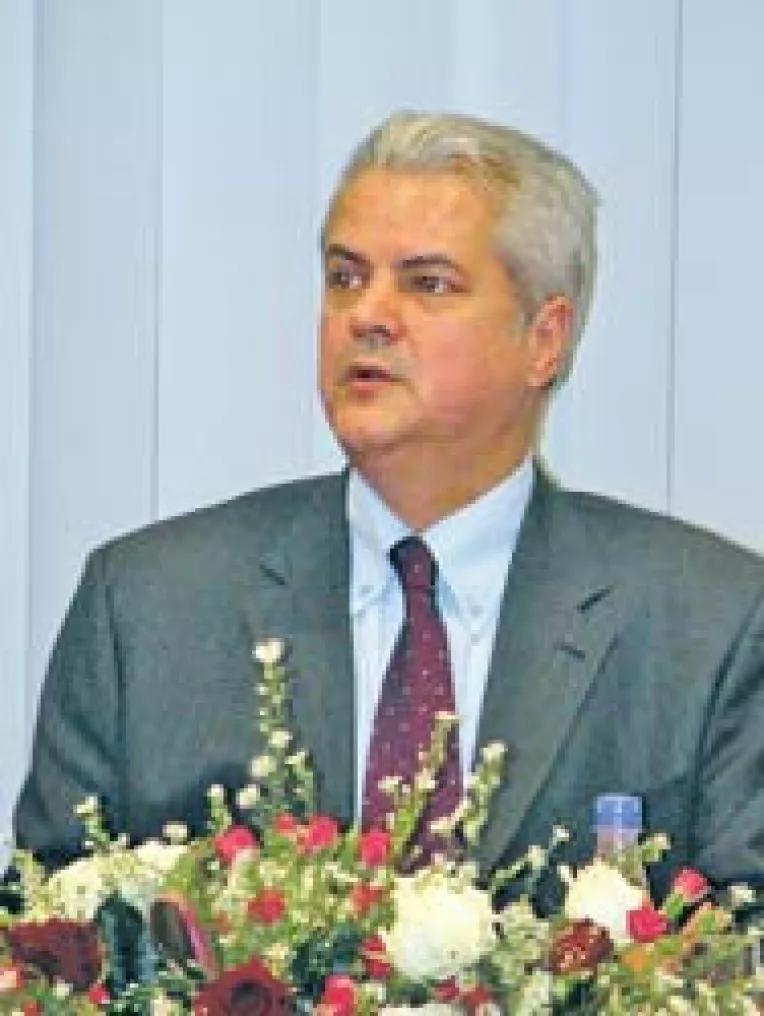 Adrian Nastase, suparat ca Alin Teodorescu a facut ciocu' mare