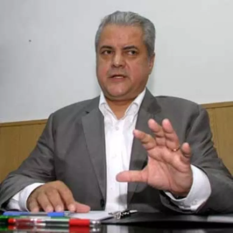 Adrian Nastase vorbeste despre "corbii care se invart in jurul bisericii"
