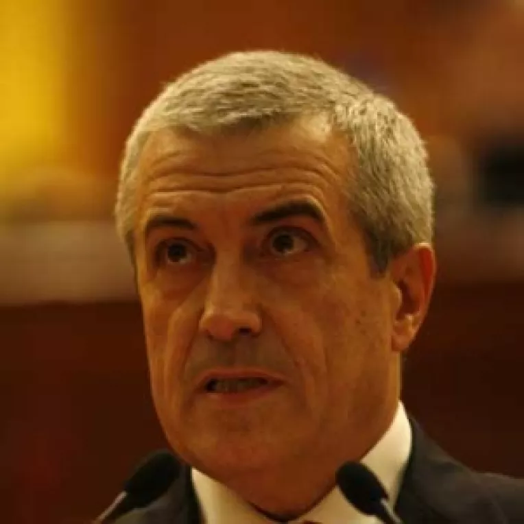 Alegeri europarlamentare la termen contra amanarea referendumurilor