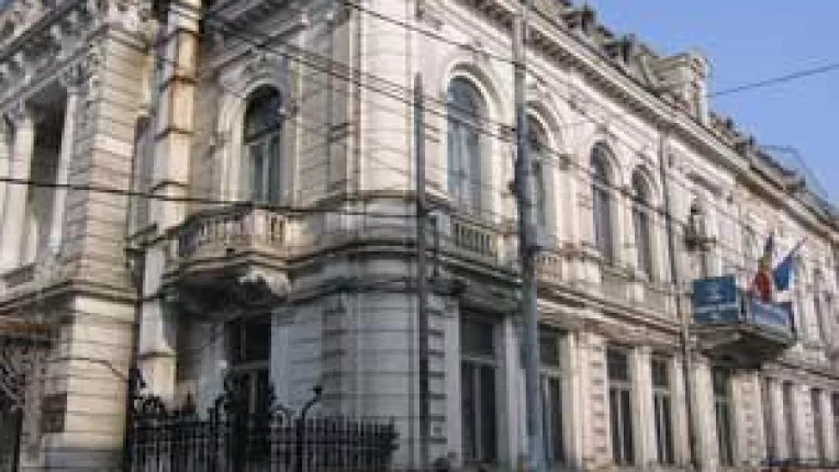 Angajatii Directiei de Cultura Dolj, dati in judecata de minister pentru recuperarea chiriei. Sediul PSD Dolj face victime colaterale