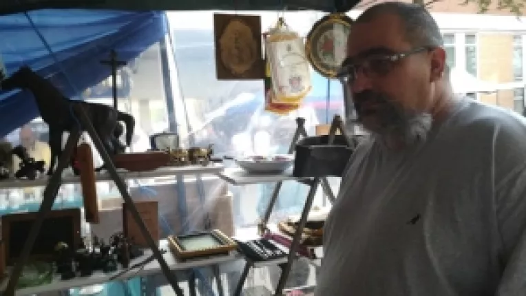 Anticarul Ionut Domsa din Cluj: Am venit cu obiecte de colectie la targul Piata Taraneasca!