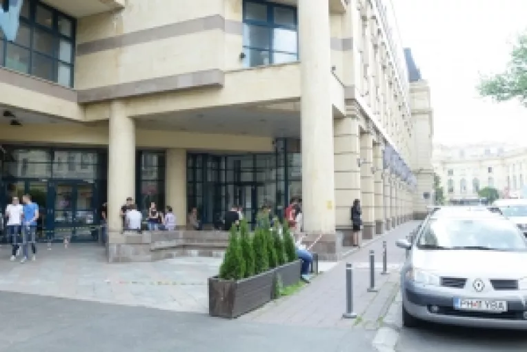 Artistul Cezar Mic va avea prima expozitie la Galeria Galateca