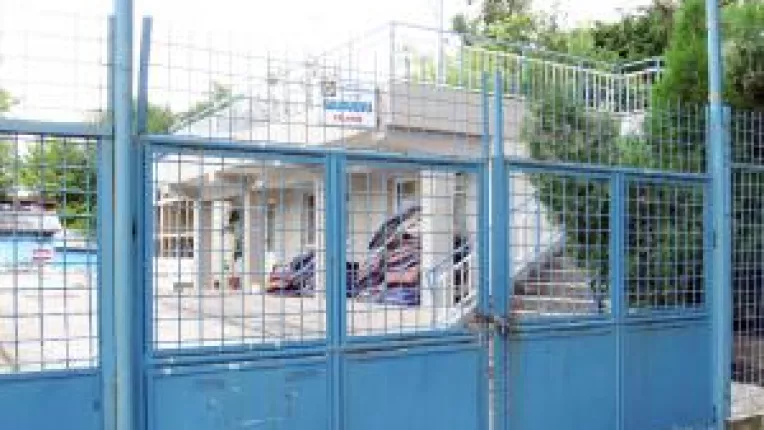 Autoritatile confirma: Tabara Calafat, demolata nelegal