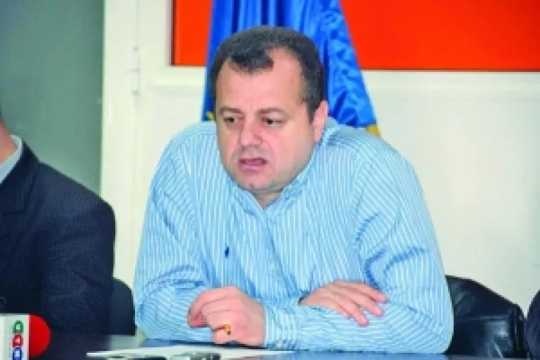 Banias n-a rezolvat nemultumirile lui Zevri si Chiru