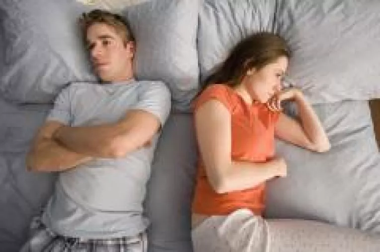 Barbati homosexuali care se casatoresc, totusi, cu femei