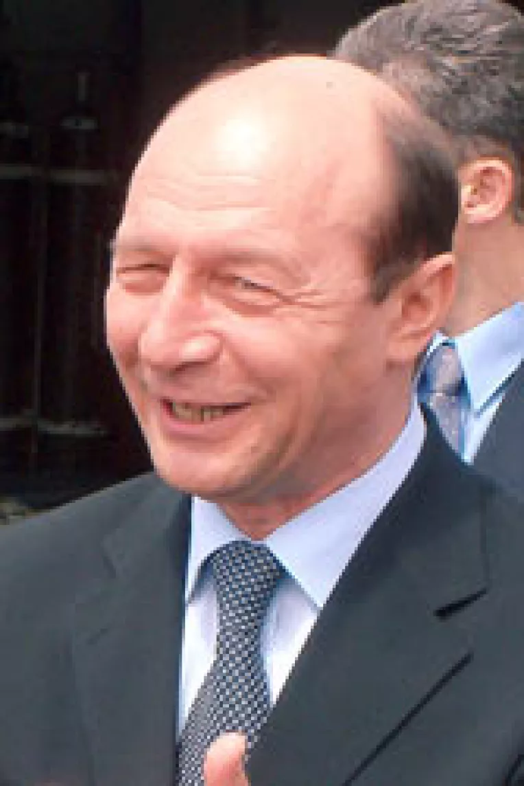 Basescu a luat in mana fraiele nou-infiintatei Comunitati de Informatii