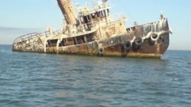 Basescu abandoneaza corabia esuata a PD-L si lanseaza alt partid