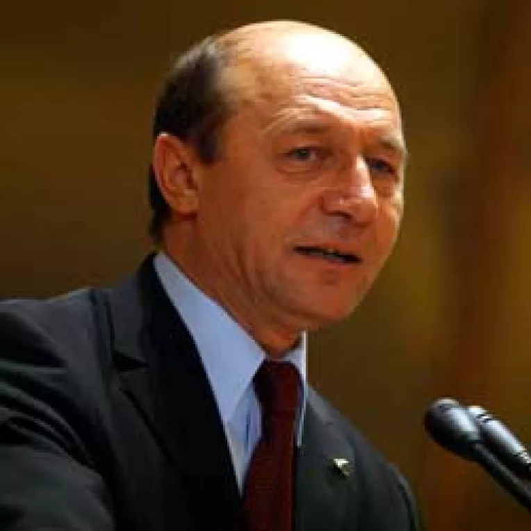 Basescu, acuzat de Opozitie de trafic de influenta