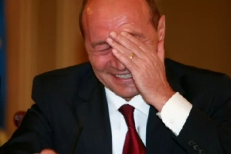 Basescu animeaza mahalaua politica