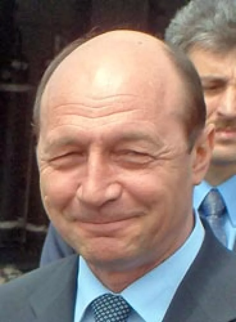Basescu face afaceri cu Voronin fara Ungureanu