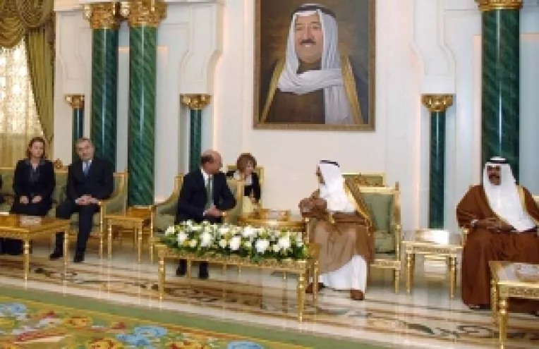 Basescu in Kuweit: Seicul Amir Sabah a dat fiecarui cetatean 3.600 de dolari si mancare gratis timp de un an