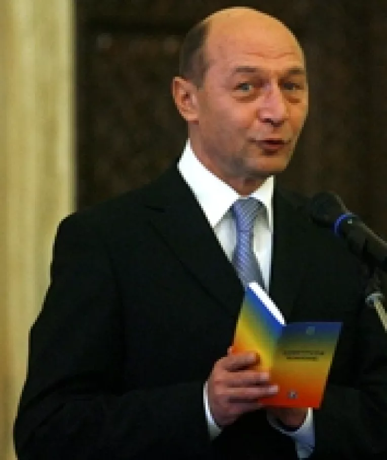 Basescu incalca a doua oara Constitutia: Sunt pregatit sa nominalizez un al doilea premier