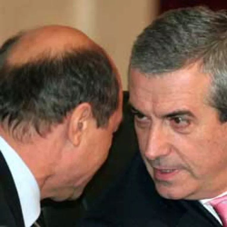 Basescu si Tariceanu continua razboiul vorbelor goale