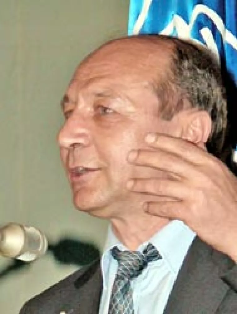 Basescu Si Tariceanu, la cutite din cauza dosarelor Securitatii