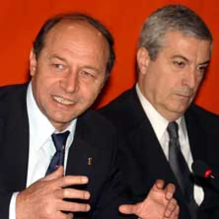 Basescu, un presedinte "antrenor-jucator"