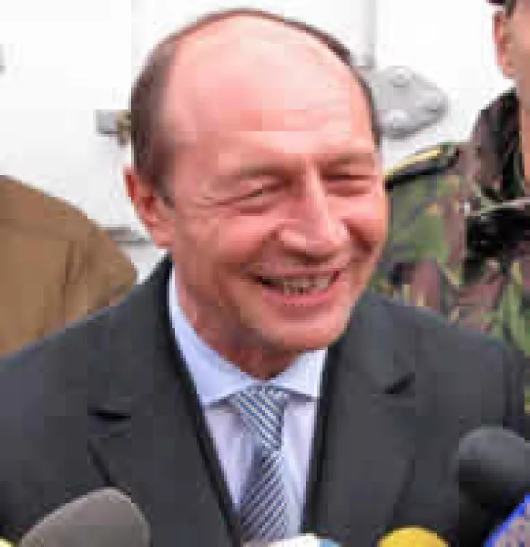 Basescu vrea sa salveze Portul Constanta de mafia locala