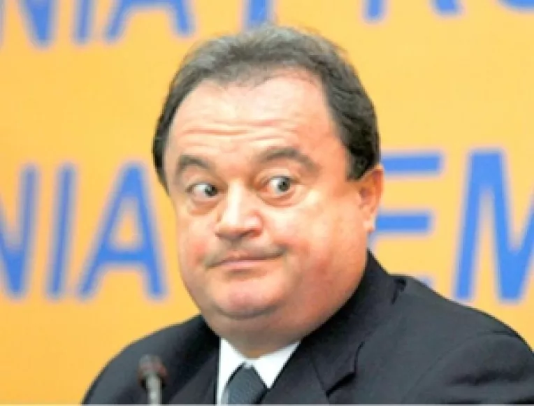 Blaga isi avertizeaza colegii din Guvern