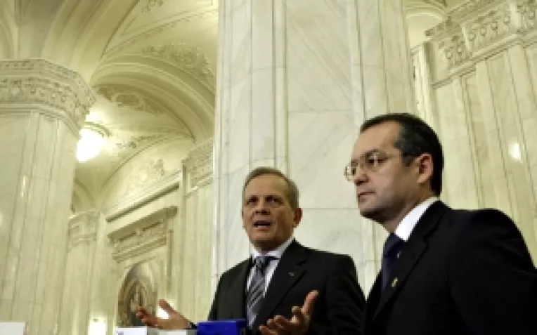 Boc nu se lasa inlocuit de Stolojan la conducerea PD-L