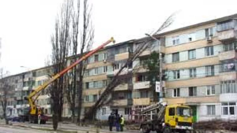 Bulevardul Nicolae Titulescu, extins "pe vorbe". Parcarile Craiovei, in plopi