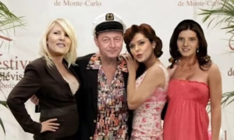 Caligula si-a facut calul senator: Traian Basescu isi antreneaza amazoanele