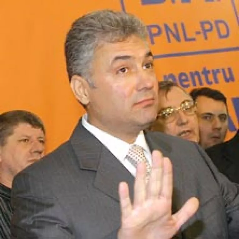 “Care face“ l-a invins din prima pe “Care este“