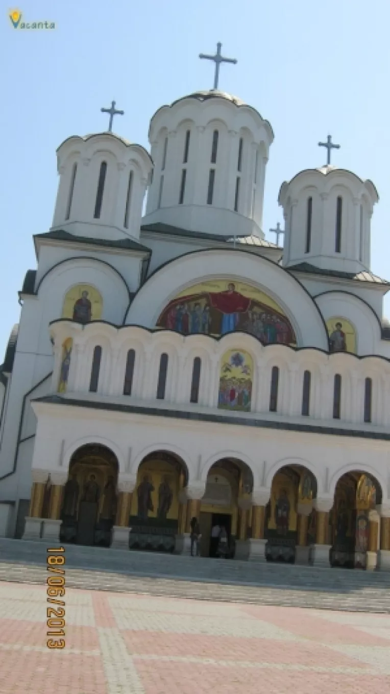 Catedrala Episcopala a Sloboziei si Calarasilor este cea mai mare constructie religioasa inceputa si terminata dupa caderea comunismului in Romania