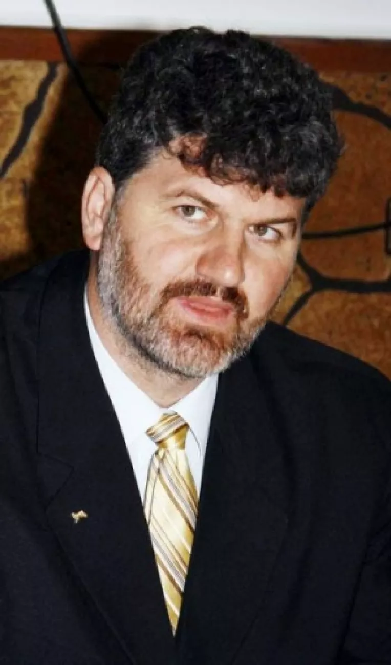 Chelaru imparte mici prin Navodari