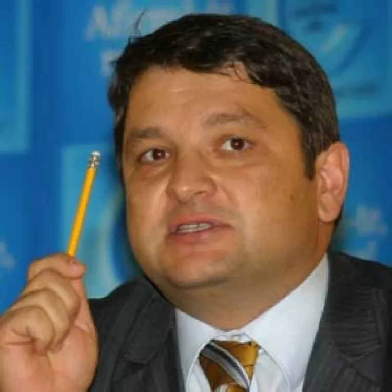 Ciuca: Este sub demnitatea unui sef de stat sa dea in judecata pe oricine
