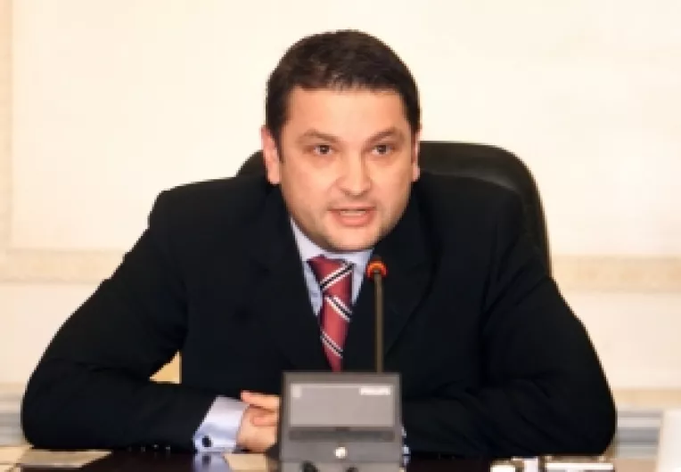 Ciuca: Un vot conservator in favoarea lui Seres nu e incompatibil cu eliminarea imunitatilor