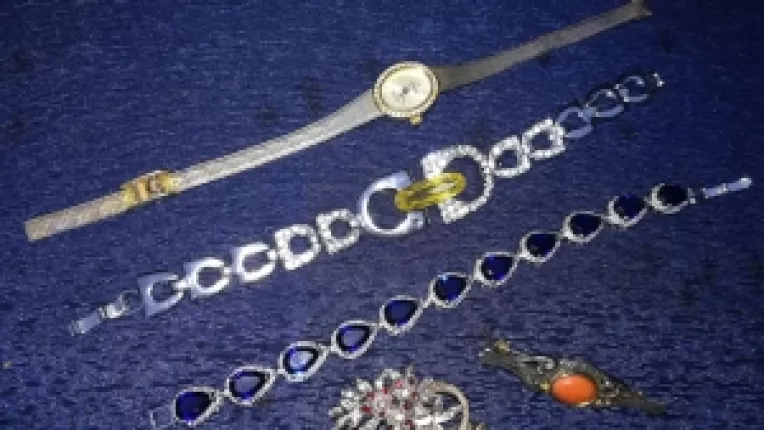 Claudia Bureata: Bijuteriile denota personalitatea omului care le poarta!