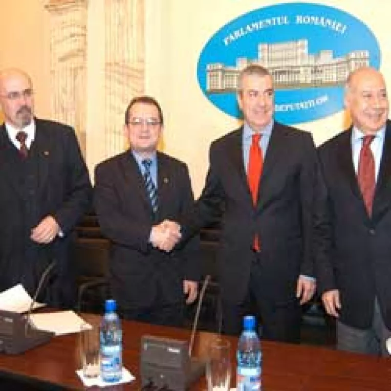 Coalitia, din criza in criza