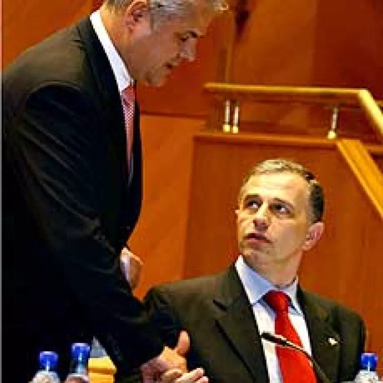 Coalitia vrea sa cada la pace cu Opozitia