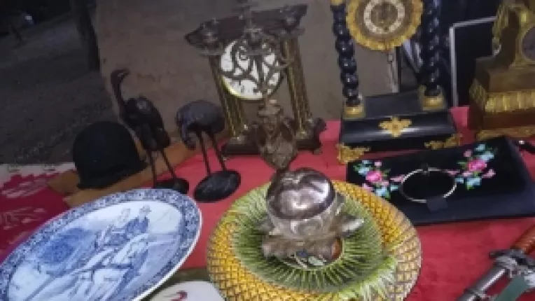 Colectionarul Mihai Tanase, nemultumit de taxele prea mari de la targurile din curtea MTR