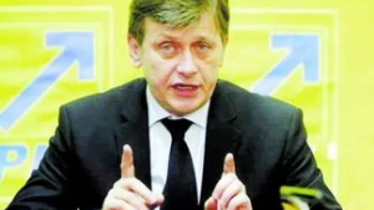 Congresul PNL: Crin Antonescu este favorit