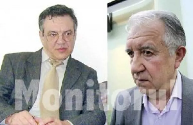 Conservatorii ameninta, liberalii zimbesc