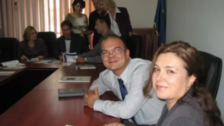 Consilieri pentru afaceri europene din institutiile publice vor avea salariul de baza intre 2.100 si 3.200 de lei