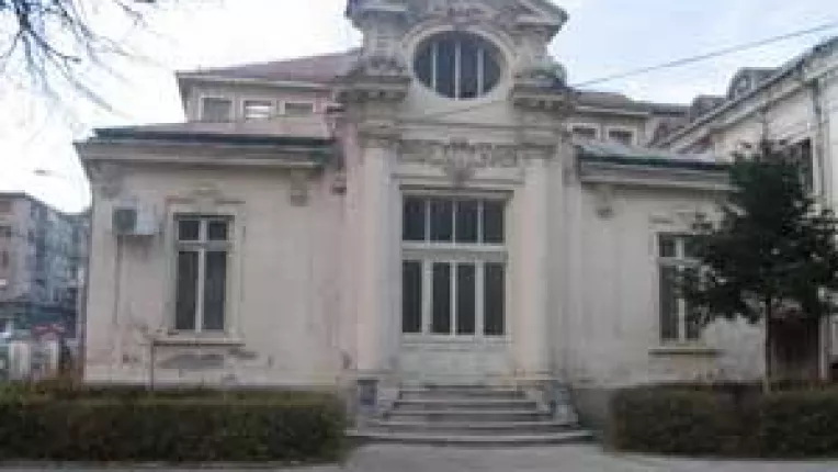 Consiliul judetean, bombardat cu oferte de la banci