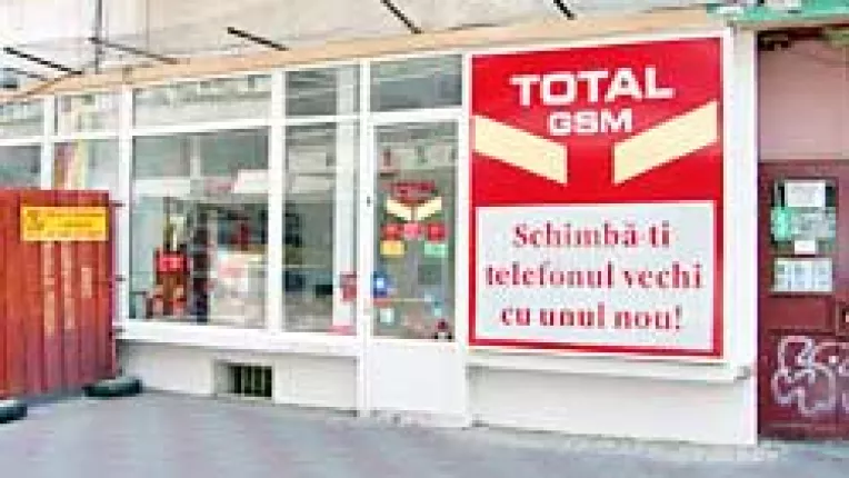 Constantean tras in piept de un furnizor de telefoane mobile