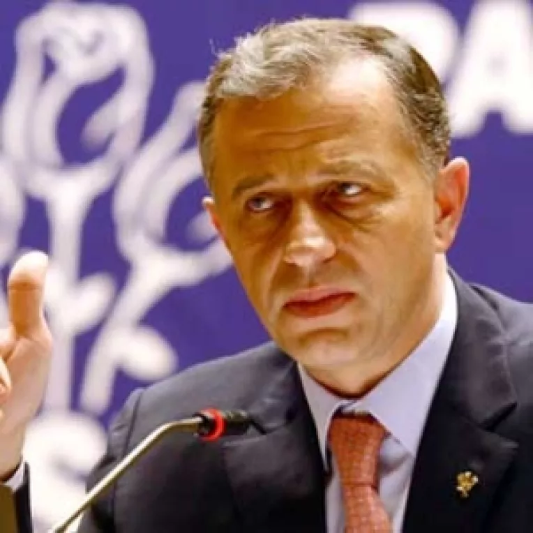 Consultari pentru un pact politic national privind educatia
