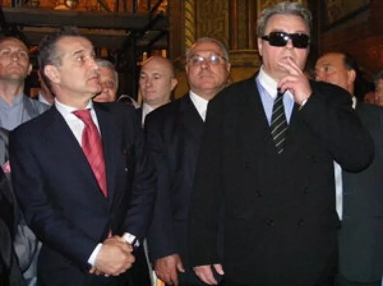 Corneliu Vadim Tudor si George Becali au anuntat ca PRM si PNG-CD vor fuziona dupa europarlamentare
