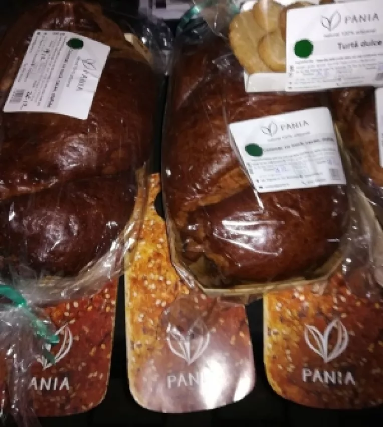 Cozonaci cu ingrediente naturale de la brandul PANIA
