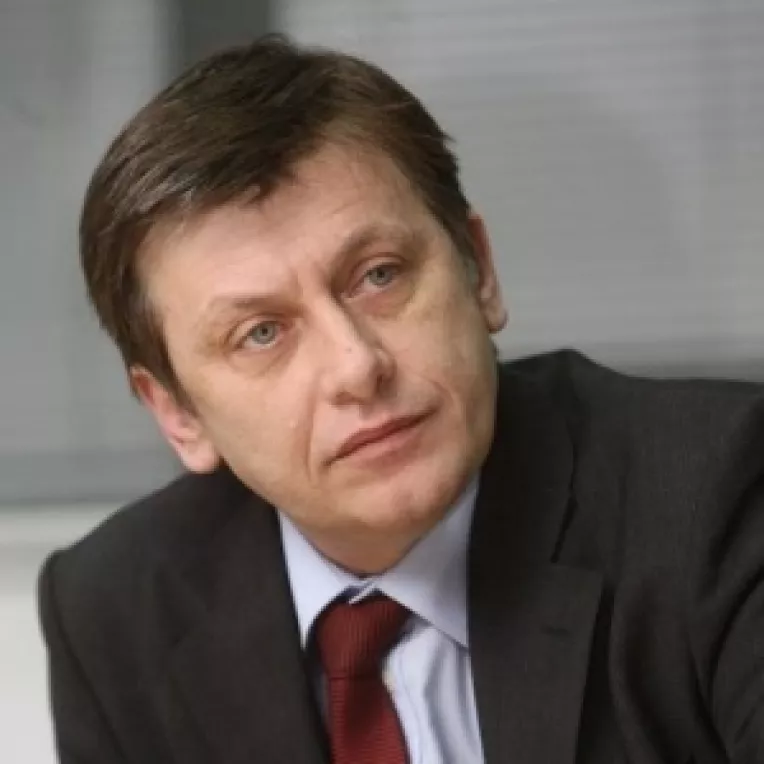 Crin Antonescu: "Sa-l schimbam prin vot pe Traian Basescu!"