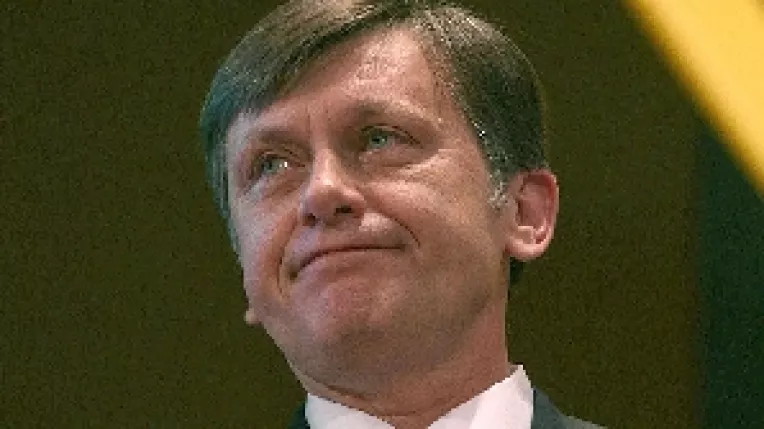 Crin Antonescu: "Suntem sfidati! PNL voteaza contra guvernului Boc"