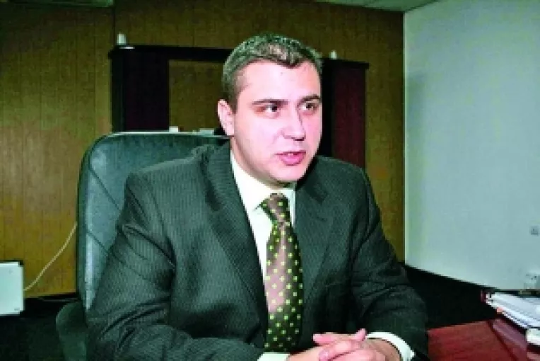 Cu toate ca PD-L se pregateste sa-l debarce din functie, Bourceanu continua lucrarile de transformare a sanatoriului in hotel de 4 stele