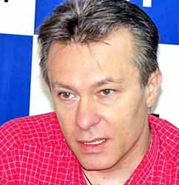 "Daca acest Guvern nu isi duce la bun sfarsit mandatul, ar trebui sa ajungem la anticipate"