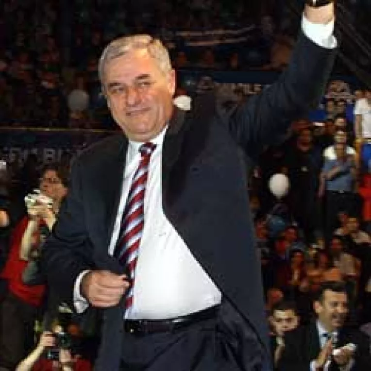 Dan Ioan Popescu bate palma cu Dan Voiculescu