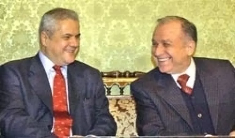 De cand Adrian Nastase este premier, muncitoarele de la Apaca prefera valuta